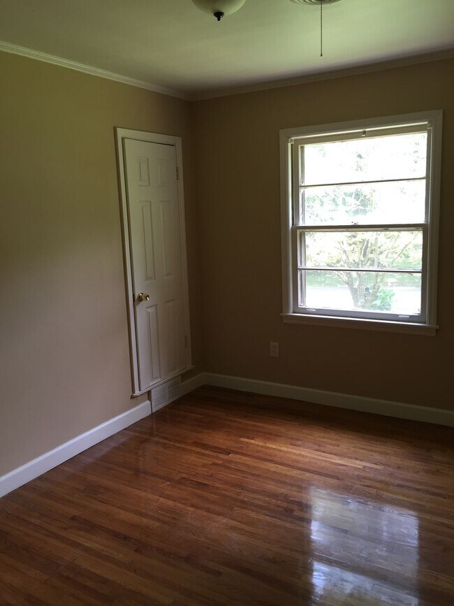 Building Photo - 2970 Chaucer Ln