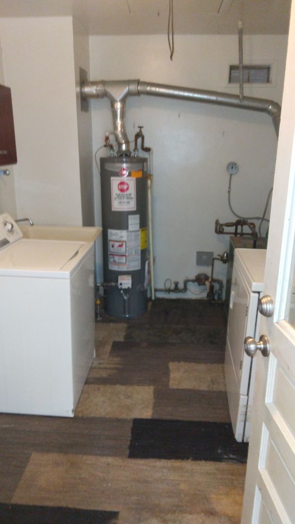 Building Photo - 2/1 brick Home CALL DIANA FOR A SHOWING AT...