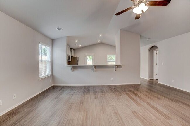 Building Photo - Brand new 4/2/2 in Elysian Fields!