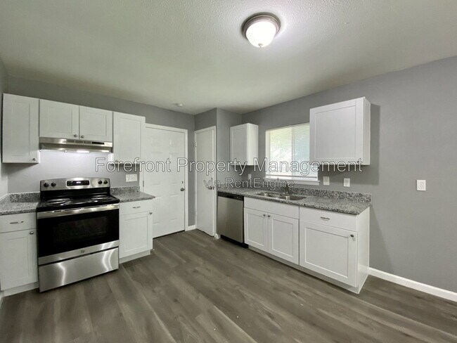Building Photo - 4331 Avenida Prima St