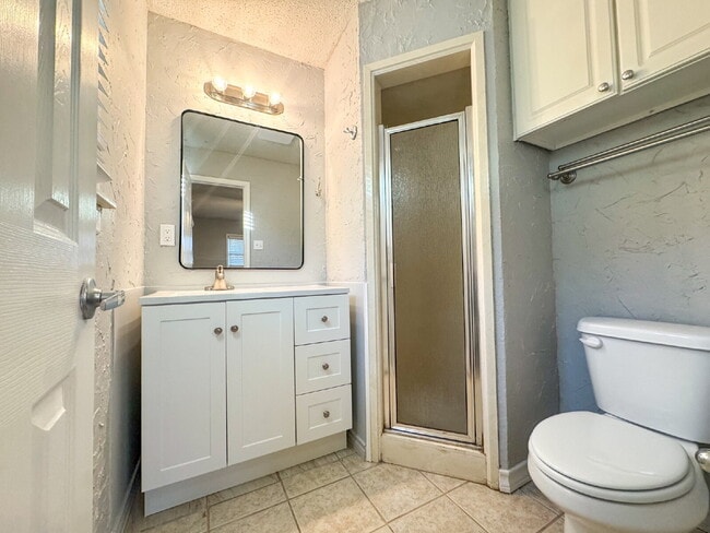 Building Photo - Newly-updated, 3-bedroom near LCU!