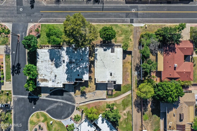 Building Photo - 2514 N 60th Pl