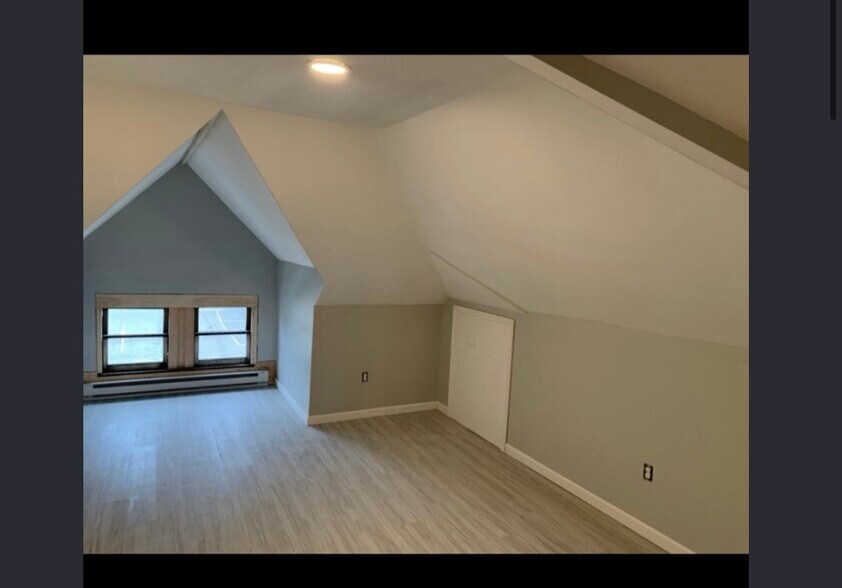 Building Photo - 129 Murray St