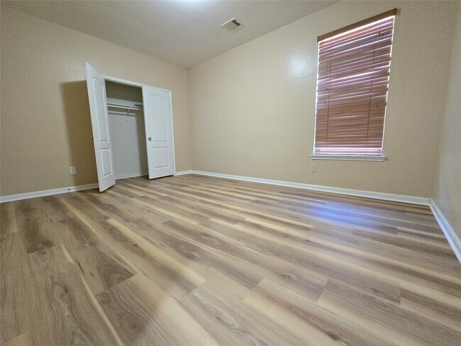 Building Photo - 22526 Belmont Cove Ln