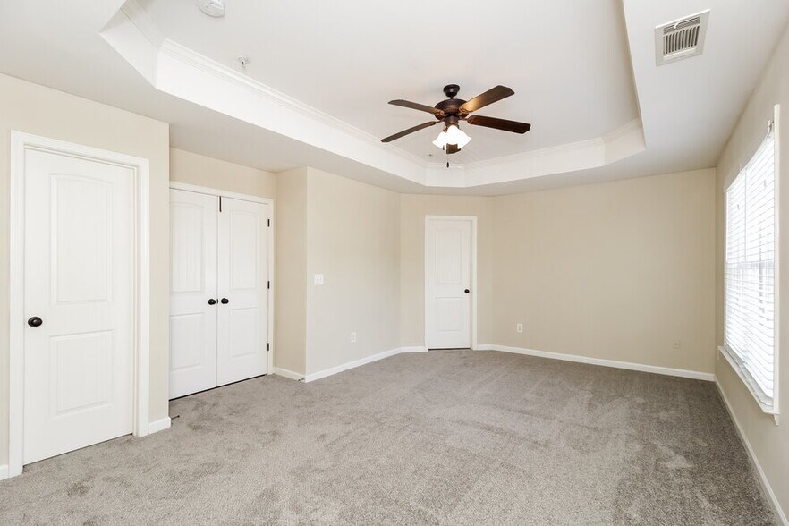 Building Photo - 210 Ranier Ct.