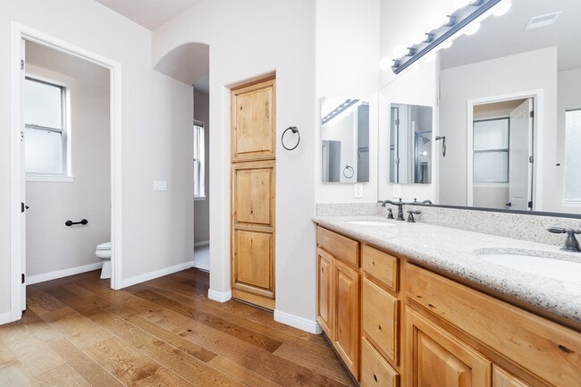 Building Photo - 4 Bedroom, 2 Bathroom Home in Timber Ridge