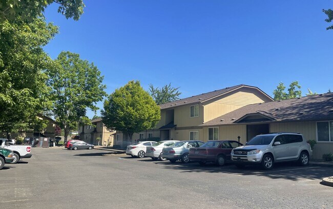 Building Photo - Rent Special: 1/2 Off May's Rent!!1 Bedroom 1 Bath Apartment - Second Floor!