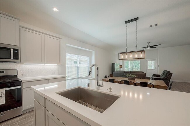 Building Photo - 15202 N Heron Heights Way