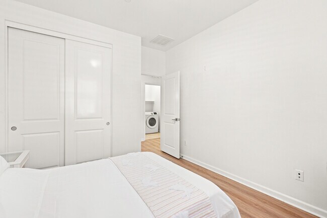 Building Photo - 110 Sugar Cane