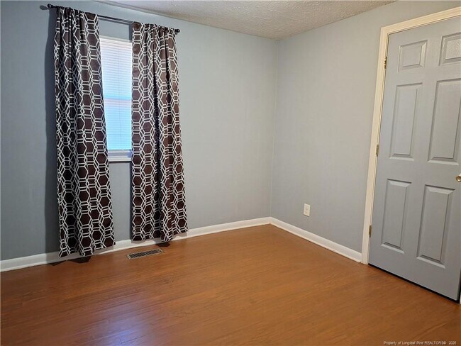 Building Photo - 2525 Vestal Ave