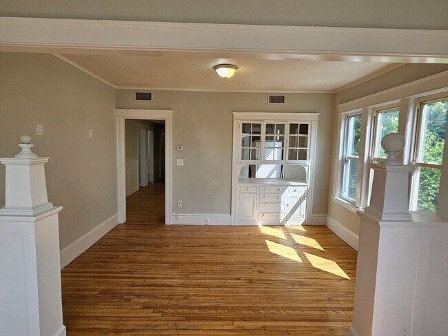 Building Photo - 169 Perry Ave