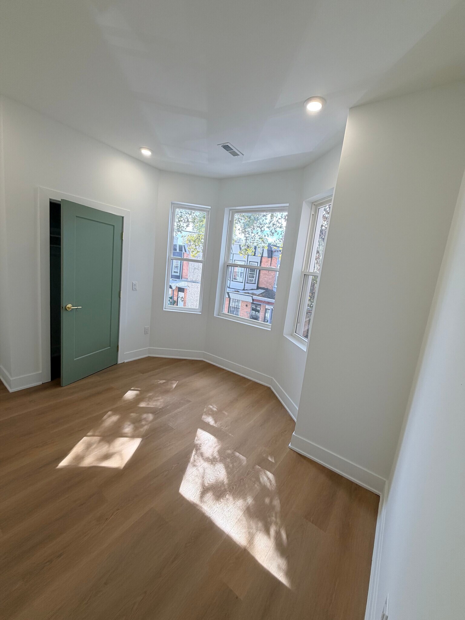 Building Photo - 1325 Kerbaugh St