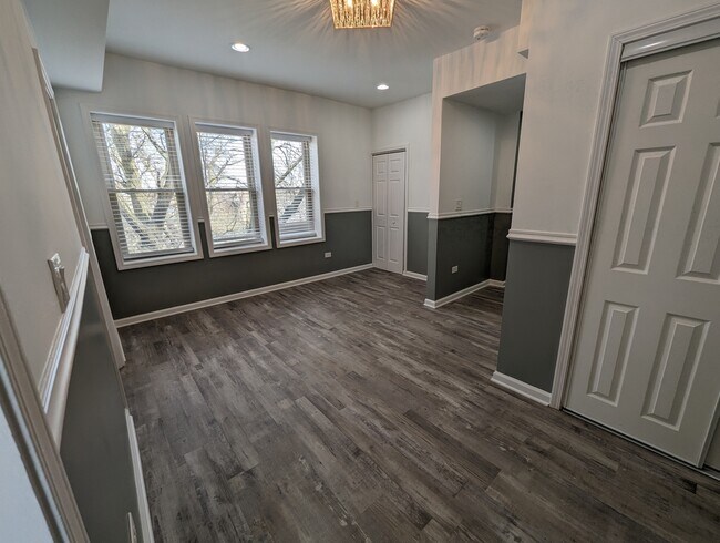 Building Photo - 4213 W 13th St