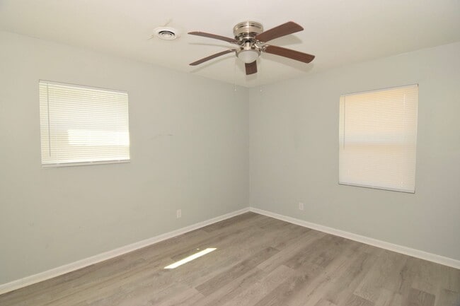 Building Photo - Coming Soon: Charming 3BR/2BA Home You Don’t Want to Miss!