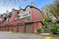 Building Photo - Charming 2-Bed Townhouse Retreat in Bothell with 2.5 Baths – Your Perfect Sanctuary Awaits!