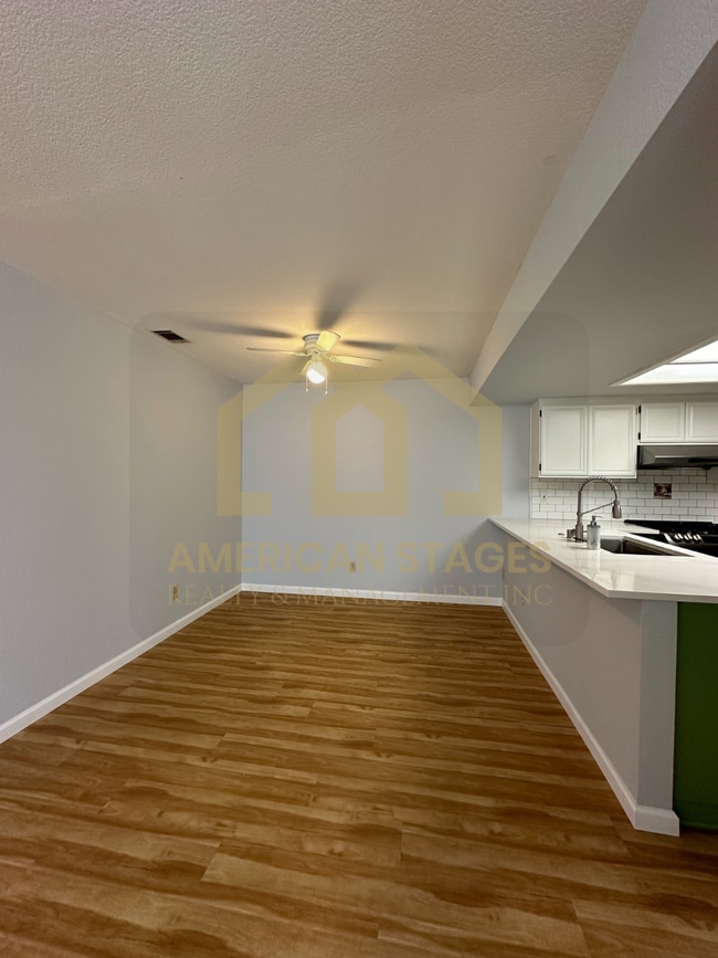 Building Photo - 515 Newport Dr