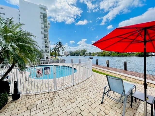 Building Photo - 1705 N Riverside Dr