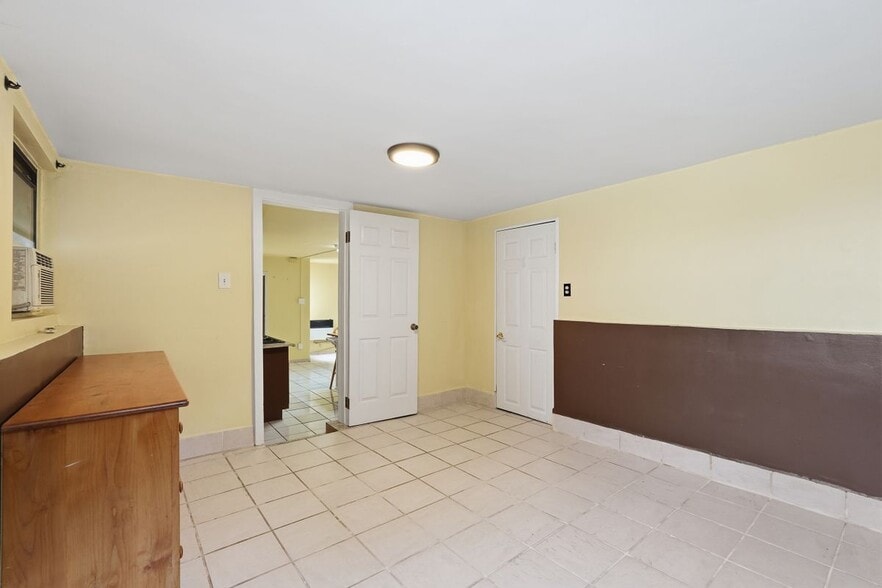 Building Photo - 1745 College View Pl