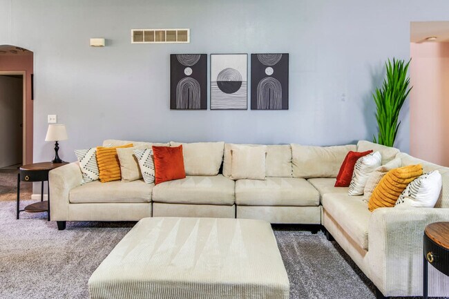 Building Photo - 784 Long Island Cir