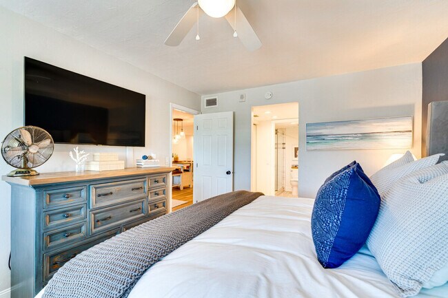 Building Photo - 4263 Bay Beach Ln