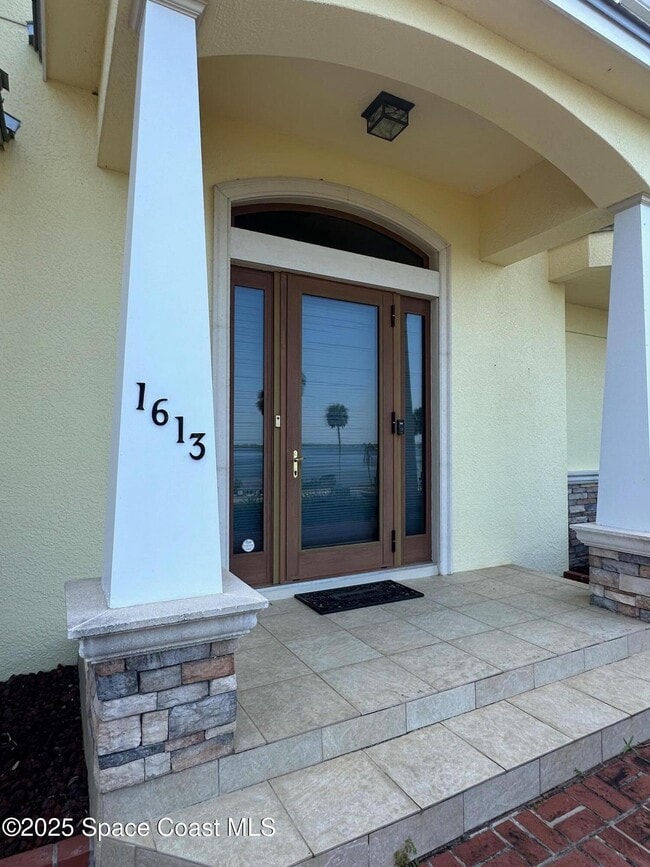 Building Photo - 1613 Indian River Dr