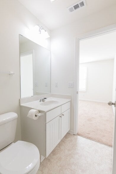 Building Photo - 1249 Riverbrook Dr