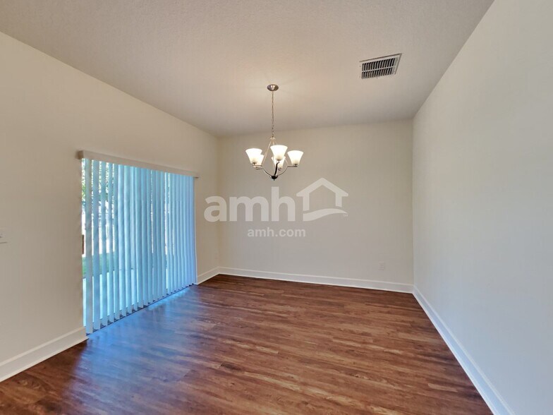 Building Photo - 2450 Ixora Ct