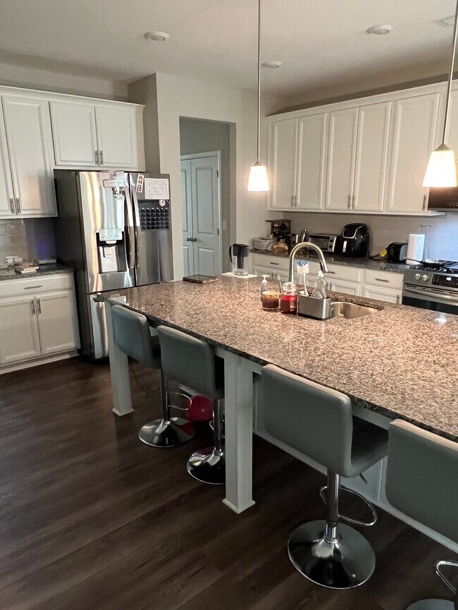 Building Photo - 3469 Minister Aly