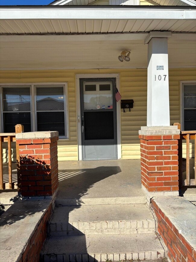 Building Photo - 107 Orange St