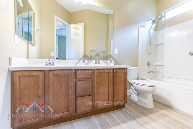 Building Photo - 5908 E Bramble Berry Ln