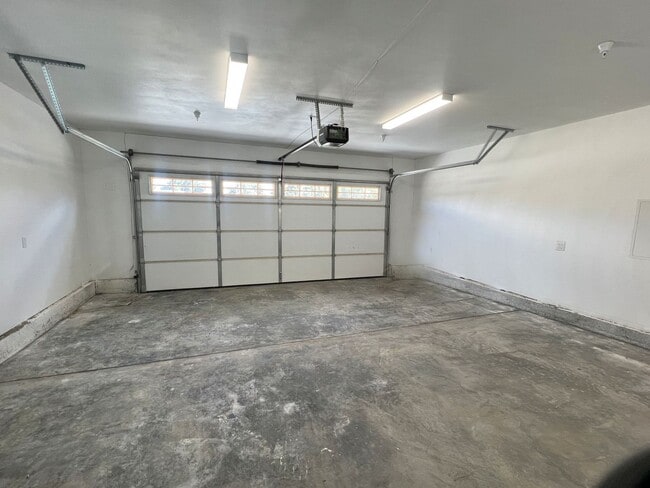 Building Photo - 14565 Cabazon St