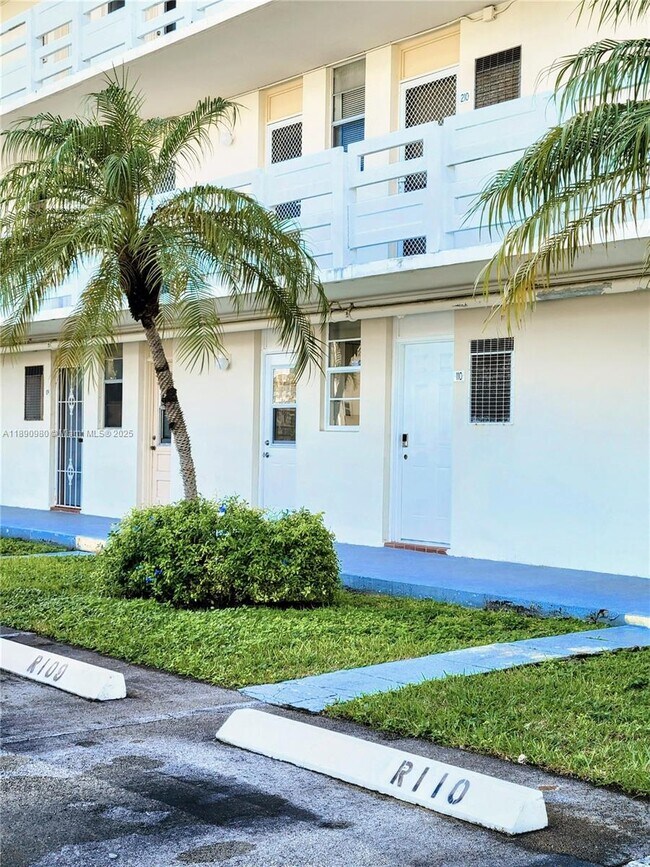 Building Photo - 3010 Marcos Dr