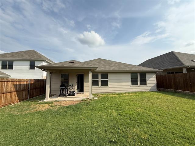Building Photo - 2215 Gustavus Dr
