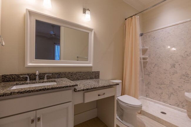Building Photo - 4 Bedrooms, 3 bathrooms located in Fairhope!