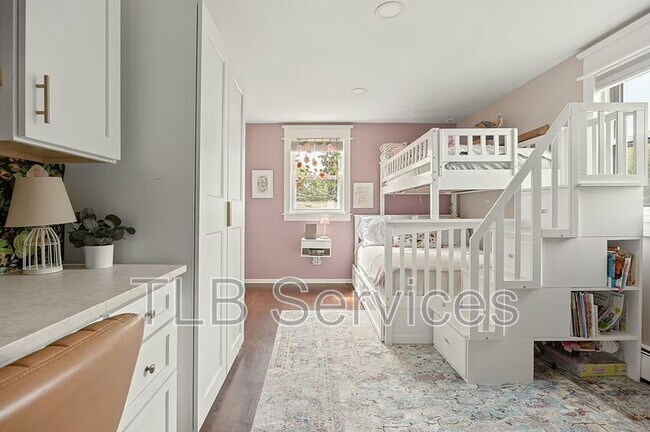 Building Photo - 7938 Elm Dr