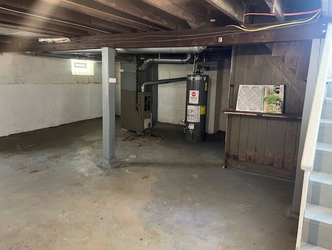 Building Photo - 3BR South Akron Classic with Deck, 2-Car G...