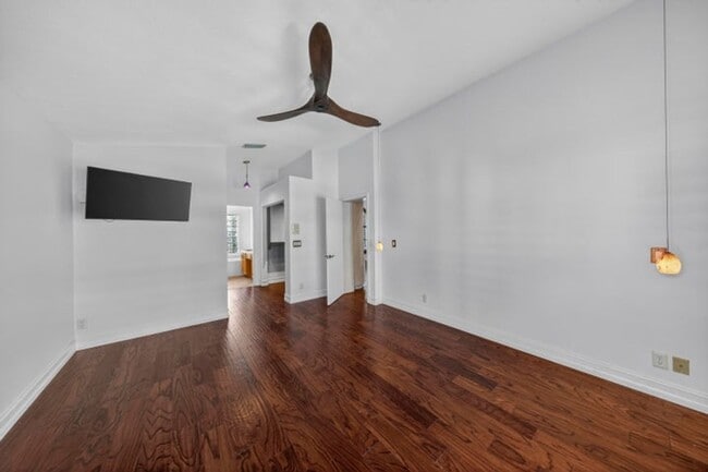 Building Photo - 9121 Paragon Way