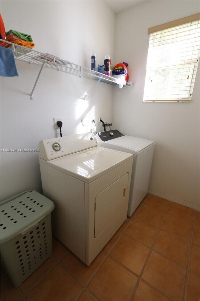 Building Photo - 15315 SW 31st Terrace