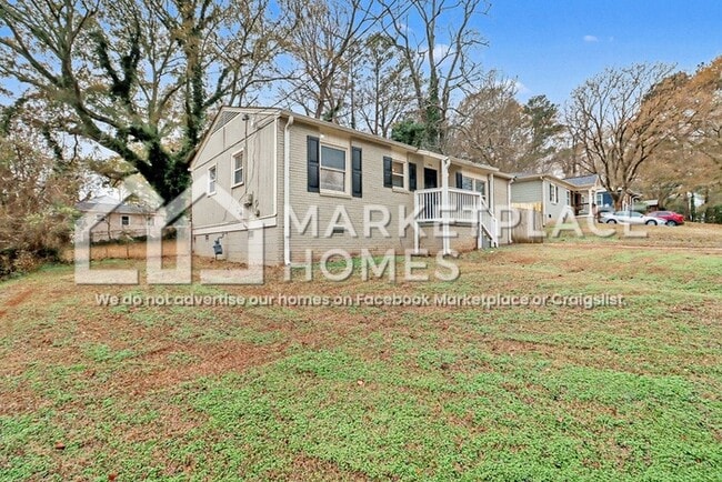 Building Photo - 939 Redford Dr SE