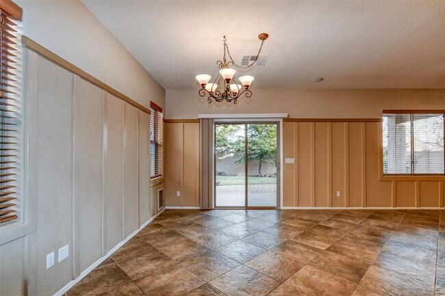 Building Photo - 4 bedroom 2 bath home in Highlands Ranch neighborhood in Chino Valley