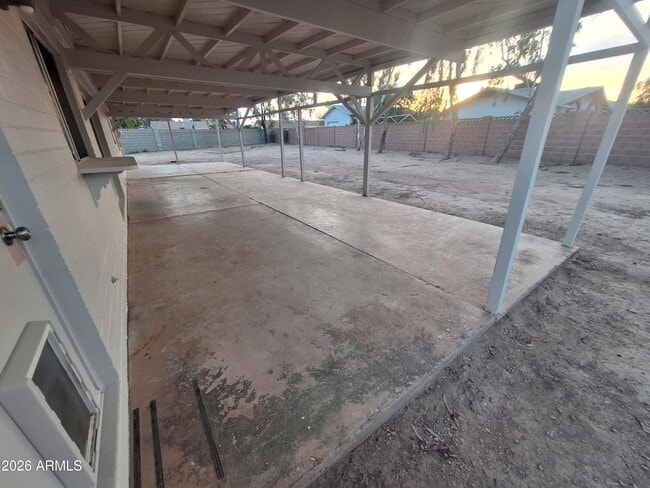 Building Photo - 2839 E Altadena Ave