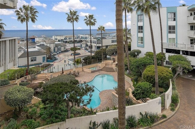 Community Pool#1 - 640 The Vlg