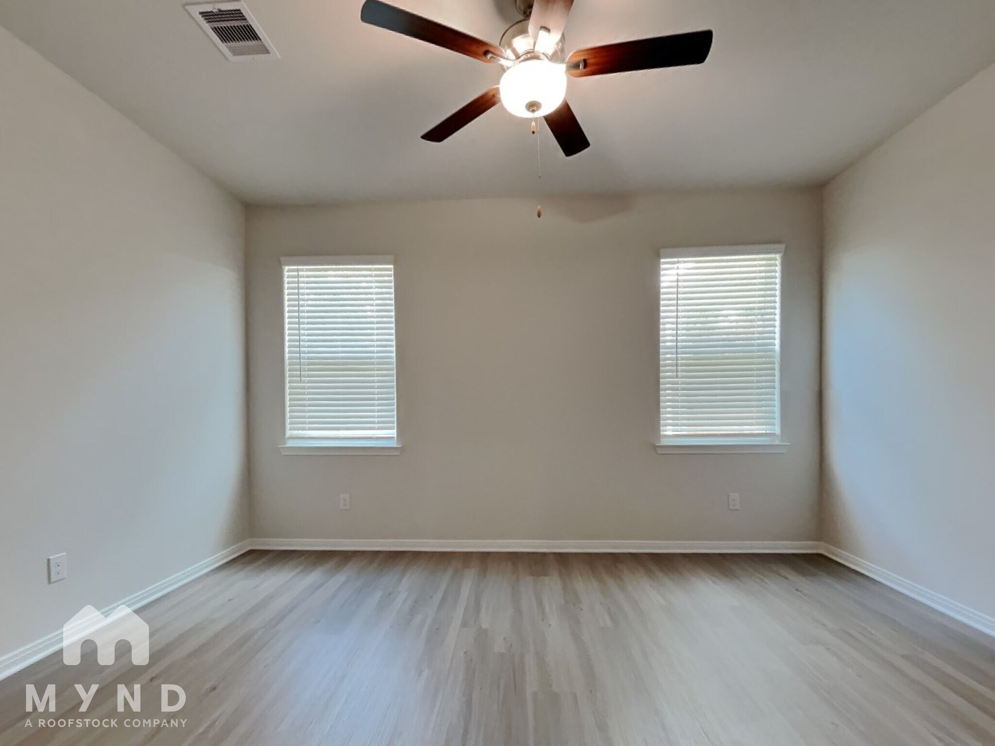 Building Photo - 15419 Maple Ter Dr