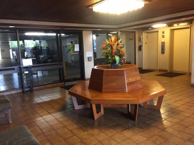 Lobby & with 2 elevators - 2415 Ala Wai Blvd