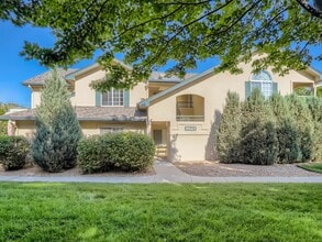 Building Photo - Evolve Real Estate: Bright 1 Bedroom Condo with  Private Garage near DTC!