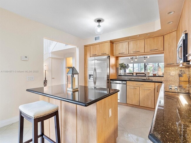Building Photo - 3620 Yacht Club Dr