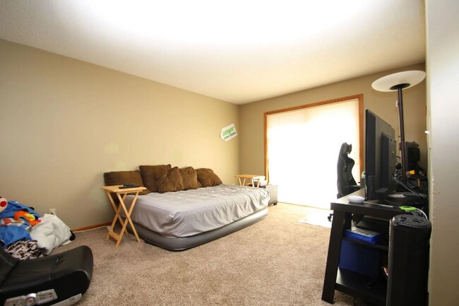 Building Photo - 2721 Westcliffe Dr