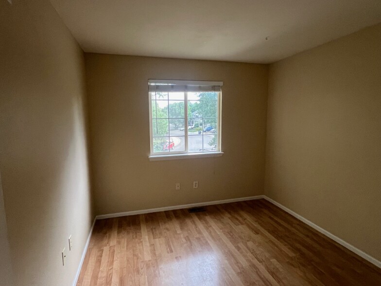 Building Photo - 1846 Twin Lakes Cir