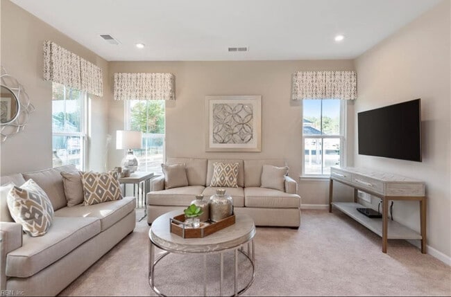 Building Photo - 135 Stegg St