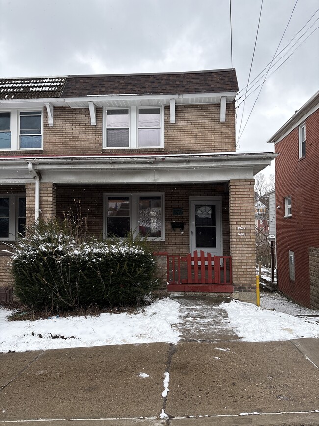 Building Photo - 2932 Pyramid Ave